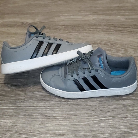 Adidas Sneaker - Picture 2 of 5